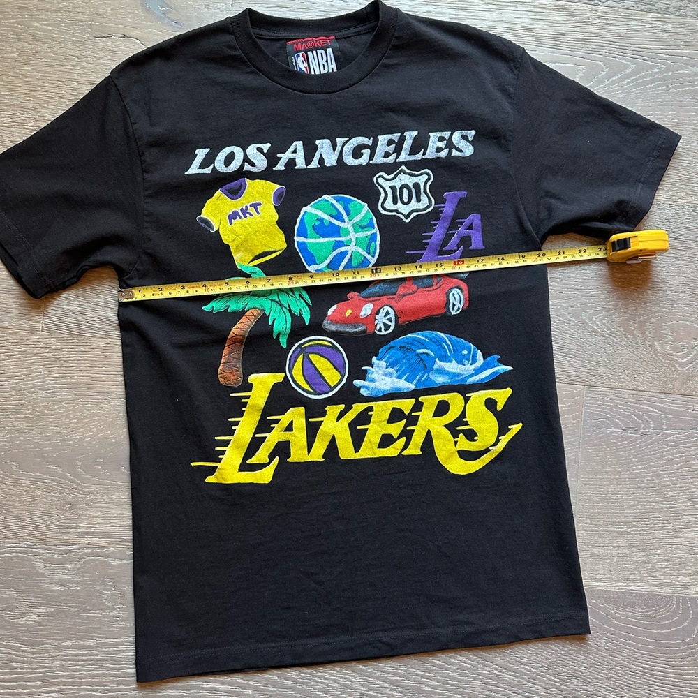 Market Los Angeles Lakers black tee Size L
